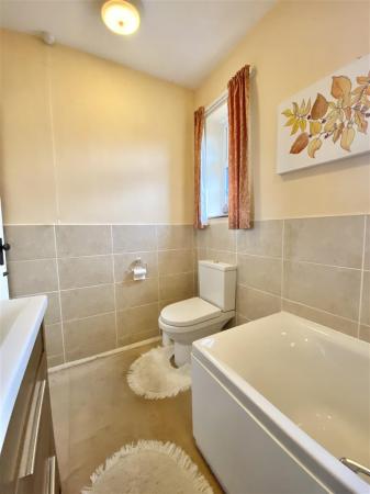 7 Grangefields Rd-4.jpg