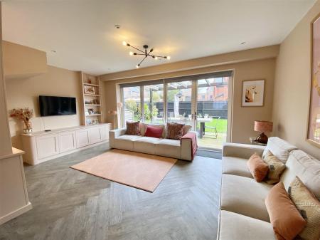 Dalgleighs Cres-5.jpg