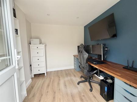 18 Murrell Way-6.jpg