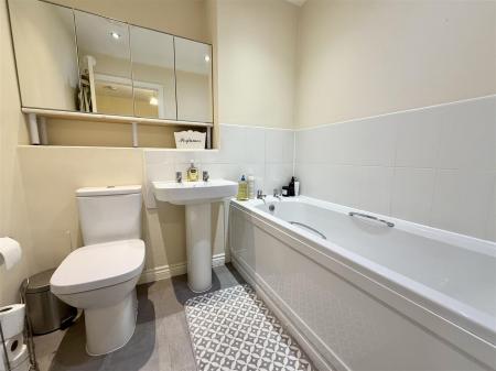 18 Murrell Way-8.jpg