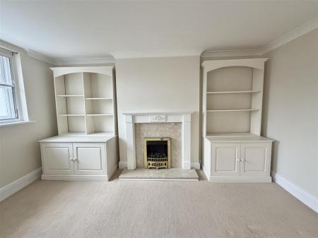 10 Kingsland bridge mansion -8.jpg