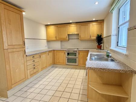 10 Kingsland bridge mansion kitchen jpg