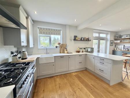 32 Grangefields Rd-5.jpg