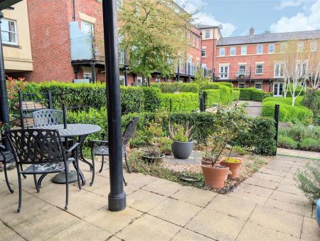 garden 1.jpg