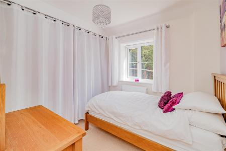 Bedroom 5.jpg