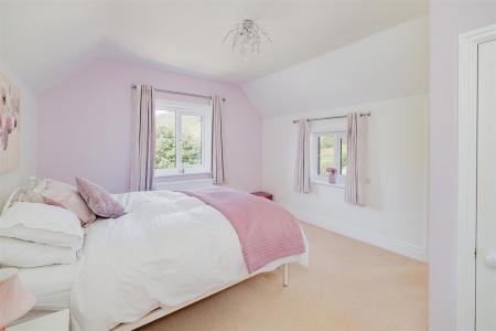 Bedroom 1.jpg