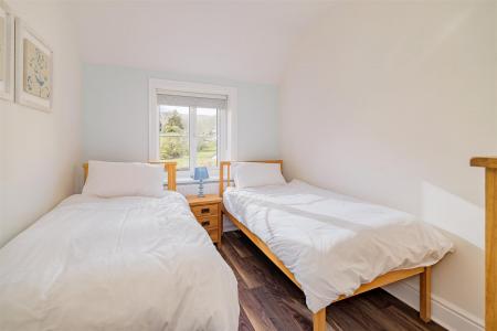 Bedroom 4.jpg