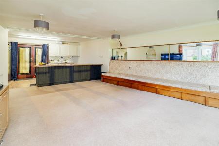 interior002.jpg