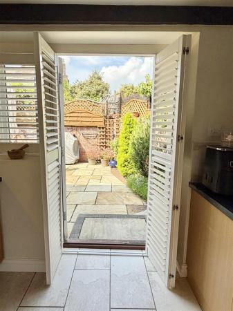 2 Astley Court-27.jpg