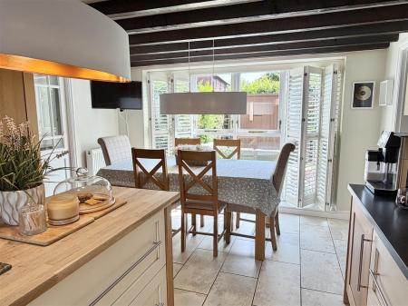 2 Astley Court-28.jpg