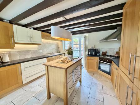 2 Astley Court-31.jpg