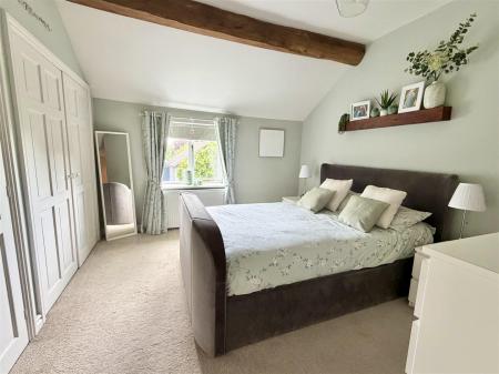 2 Astley Court-5.jpg