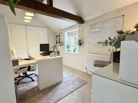 2 Astley Court-20.jpg