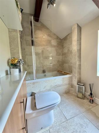 2 Astley Court-22.jpg