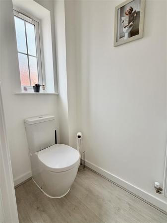 45 Green Cres-15.jpg