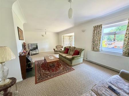 32 woodside Drive-4.jpg