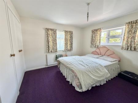 32 woodside Drive-7.jpg