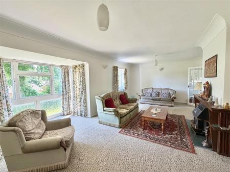 32 woodside Drive-5.jpg