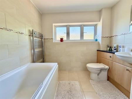 32 woodside Drive-9.jpg