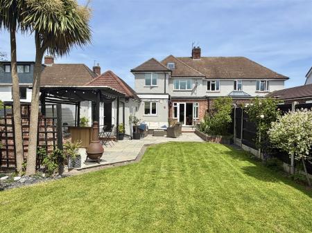 17 Grangefields Rd-20.jpg