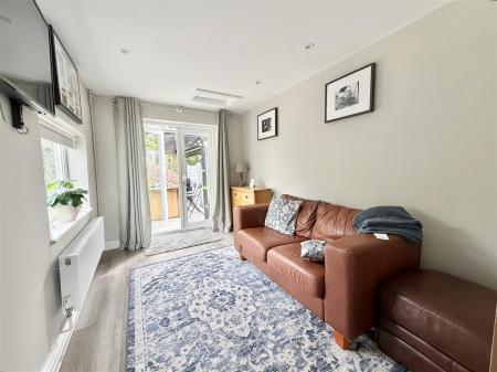 17 Grangefields Rd-7.jpg