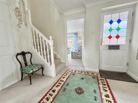 2 Capel Close-9.jpg