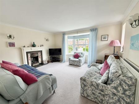 2 Capel Close-8.jpg
