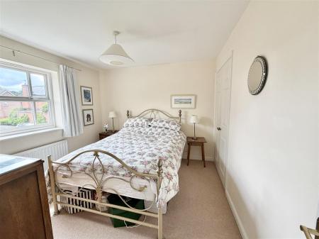2 Capel Close-14.jpg