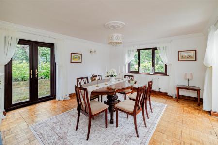 interior06.jpg