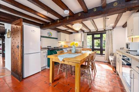 Kitchen 01