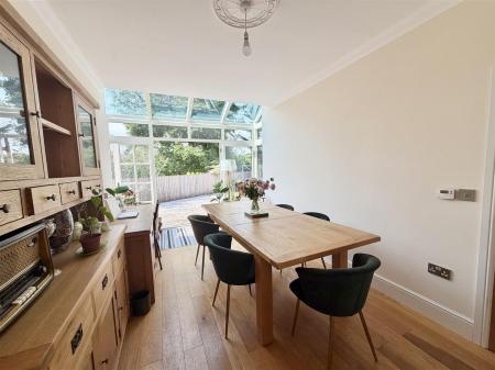 19 Baytree Close-26.jpg
