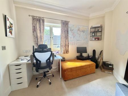 19 Baytree Close-28.jpg