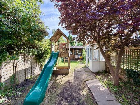 11 Coton Crescent-7.jpg