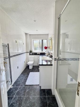 29 Kenton Drive-8.jpg