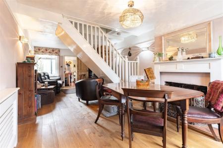 174 High Road  (1).jpg