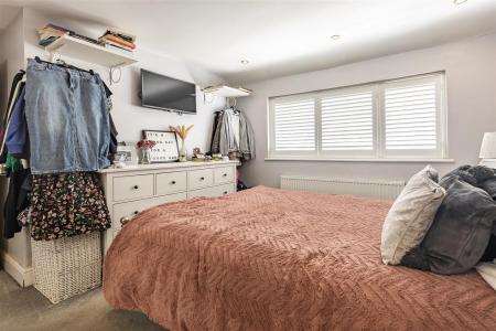 102 Beaconsfield (14).jpg