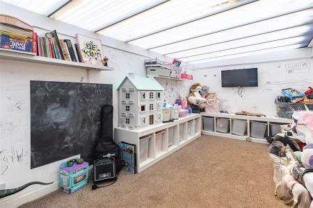 102 Beaconsfield (9).jpg