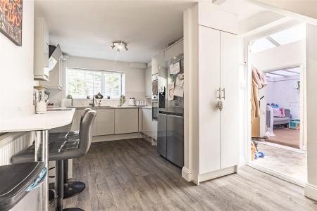 102 Beaconsfield (5).jpg