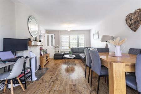 102 Beaconsfield (3).jpg