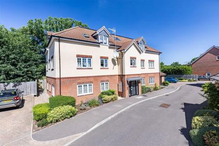 2 Archer Close  (18).jpg