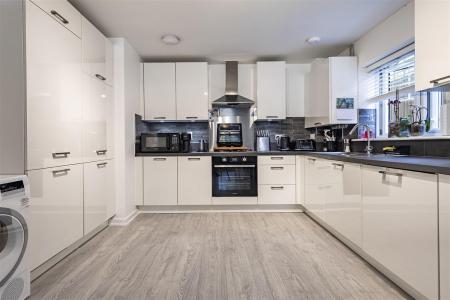 2 Archer Close  (3).jpg