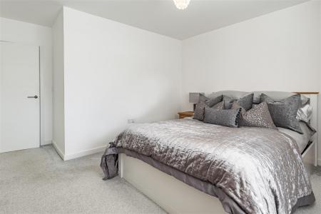 2 Archer Close  (12).jpg