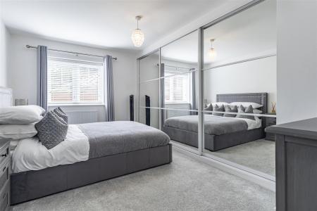 2 Archer Close  (8).jpg