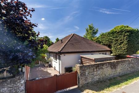 208 Queens Road  CM16  (20).jpg