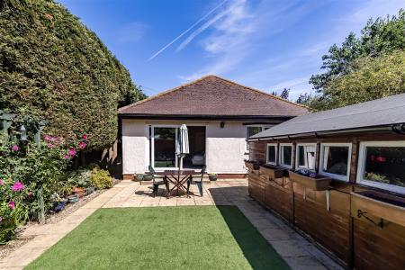 208 Queens Road  CM16  (17).jpg