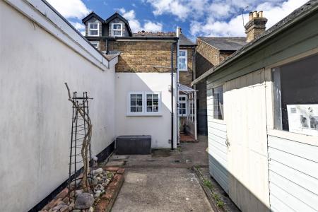 30 St Johns Road (21).jpg