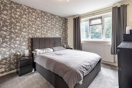 16a Amesbury Close (7).jpg