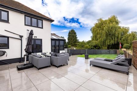 4, Forest Close (26).jpg