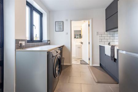 4, Forest Close (12).jpg