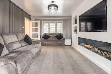 4, Forest Close (6).jpg